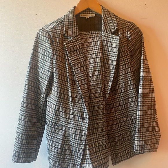 two piece cleo petites tartan pantsuit - Picture 3 of 9